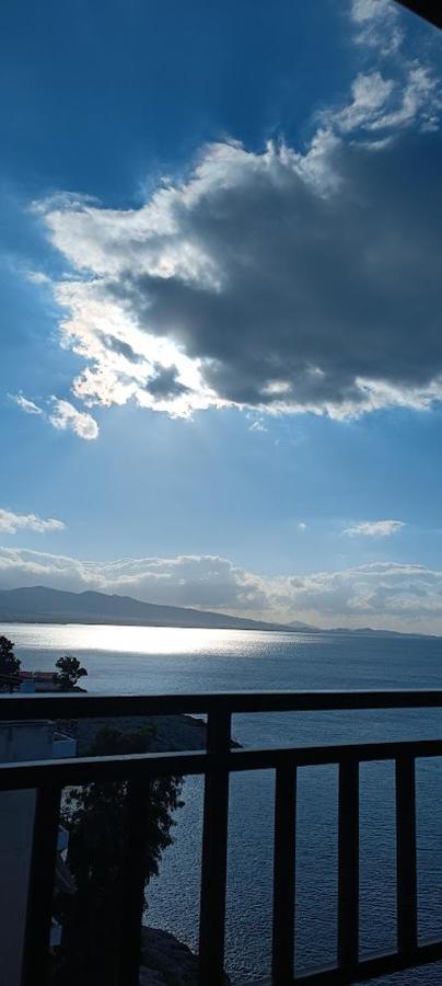 Blue Seaview Suites Pireu Exterior foto